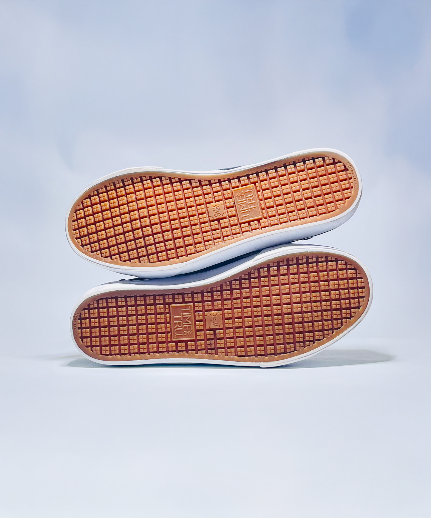 Retro Canvas Sneakers – Black & White Casual Classics